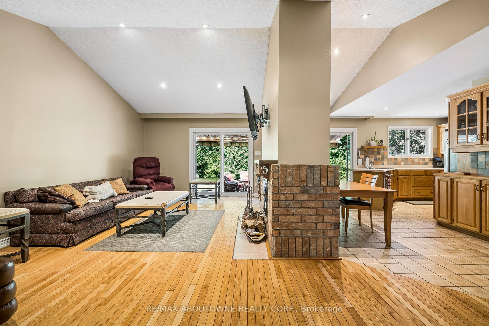 Photo 19 of 2285 Dunedin Road, Oakville, Ford — HOMEH