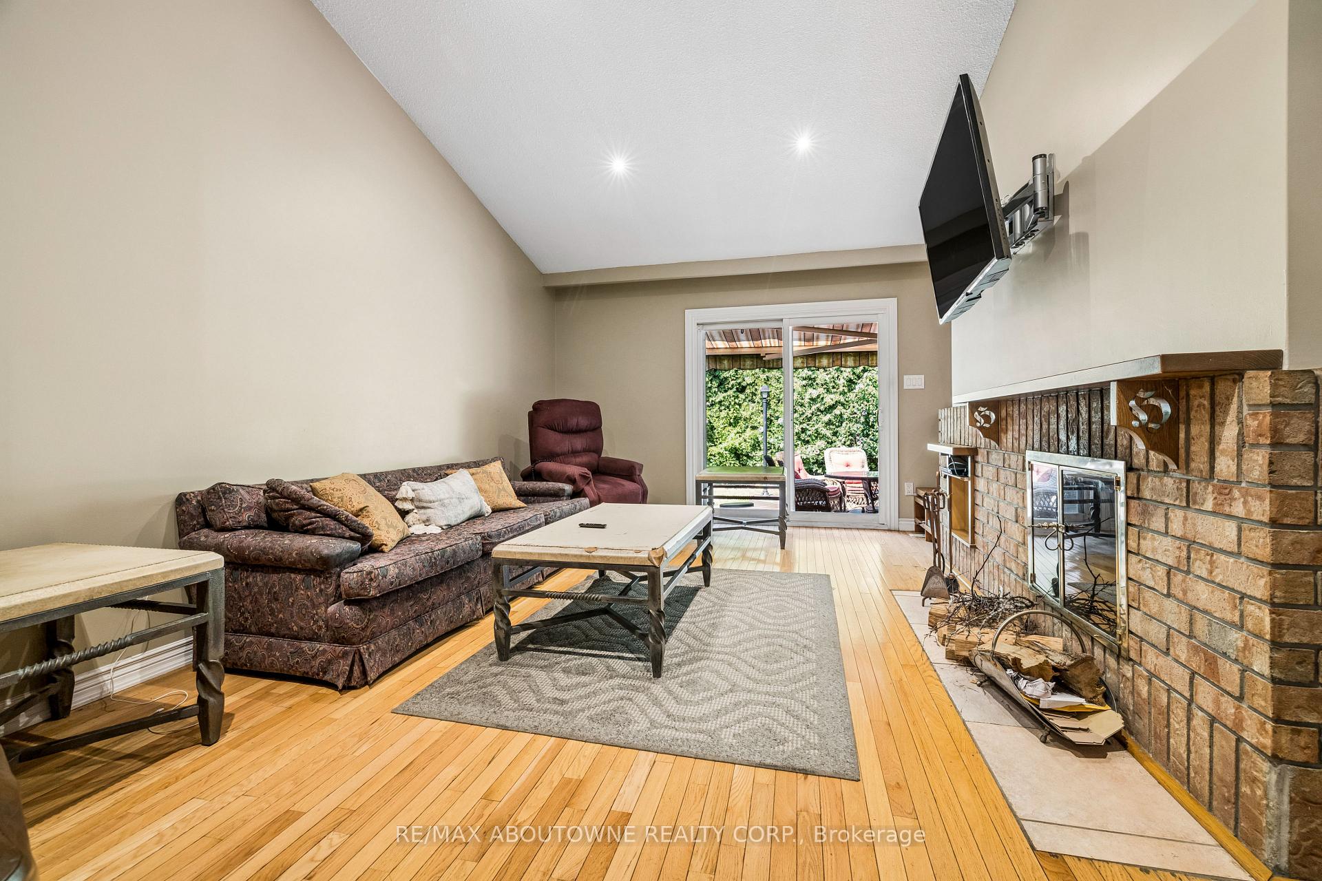 Photo 21 of 2285 Dunedin Road, Oakville, Ford — HOMEH