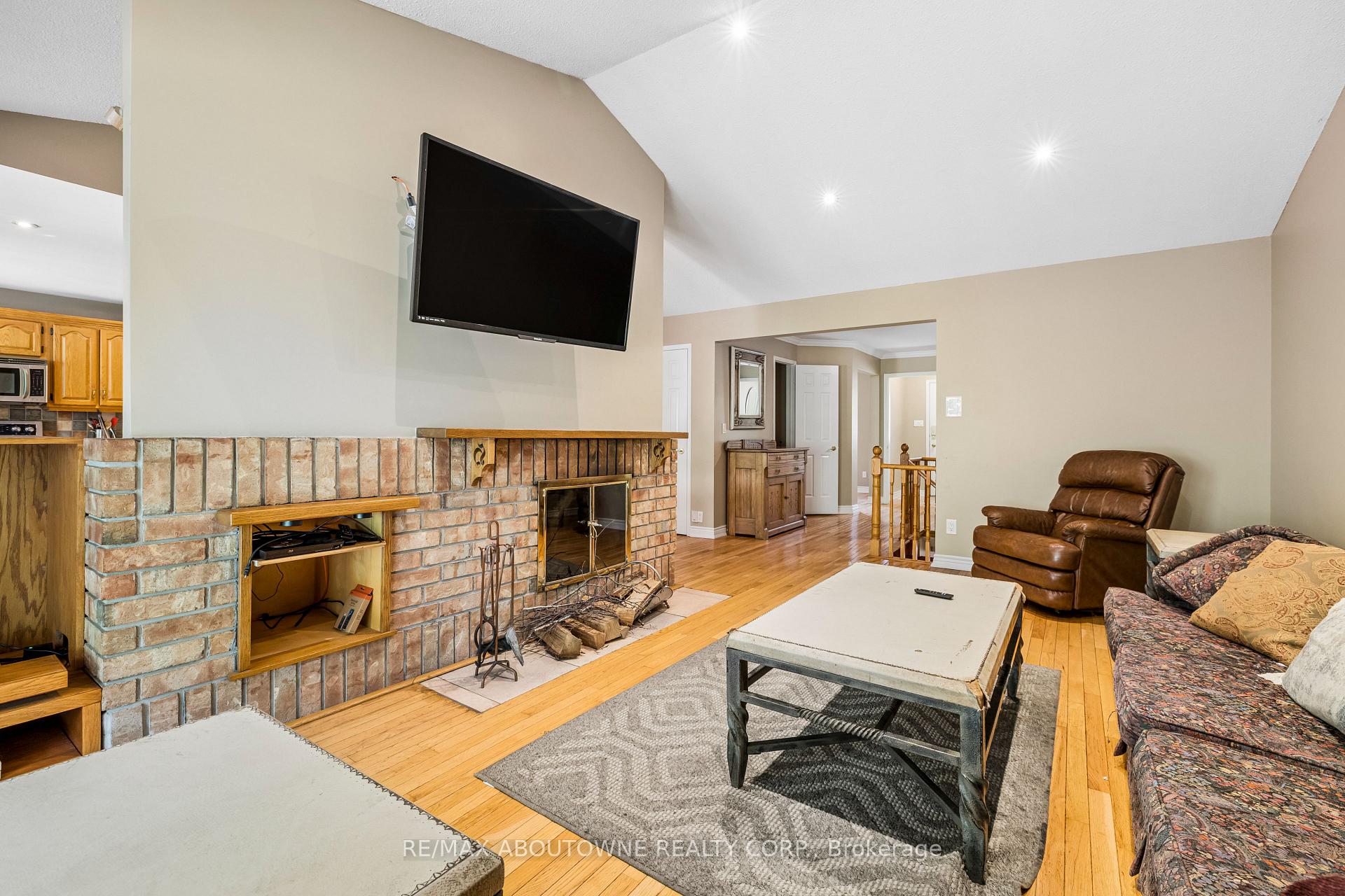 Photo 22 of 2285 Dunedin Road, Oakville, Ford — HOMEH
