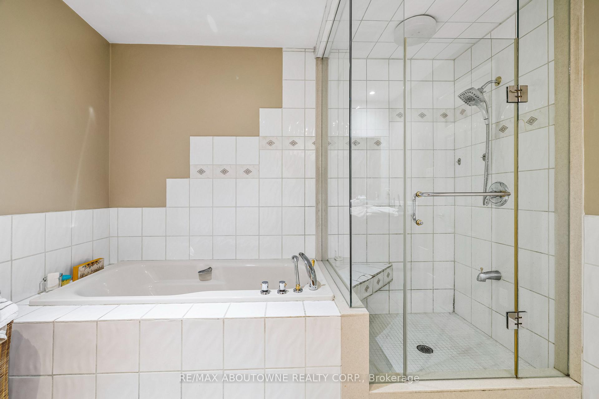 Photo 31 of 2285 Dunedin Road, Oakville, Ford — HOMEH