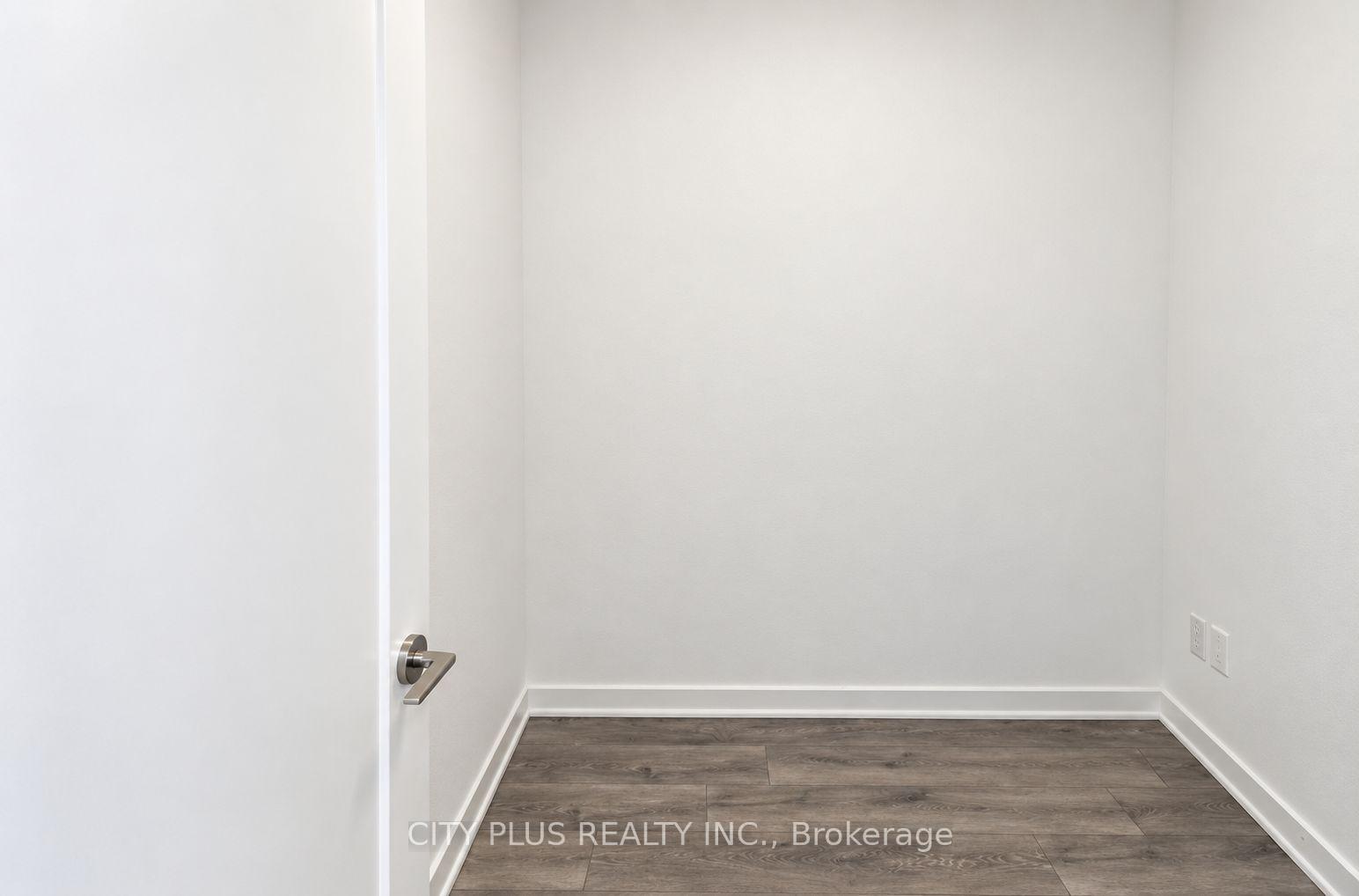 Photo 2 of Unit 809, 105 Oneida Crescent, Richmond Hill, Langstaff — HOMEH