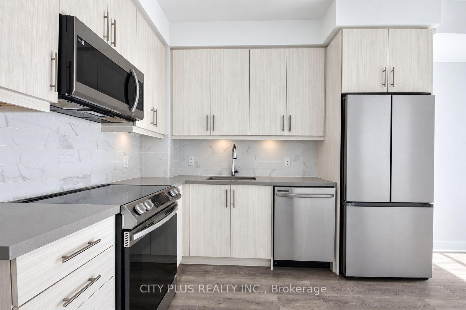 Photo 3 of Unit 809, 105 Oneida Crescent, Richmond Hill, Langstaff — HOMEH