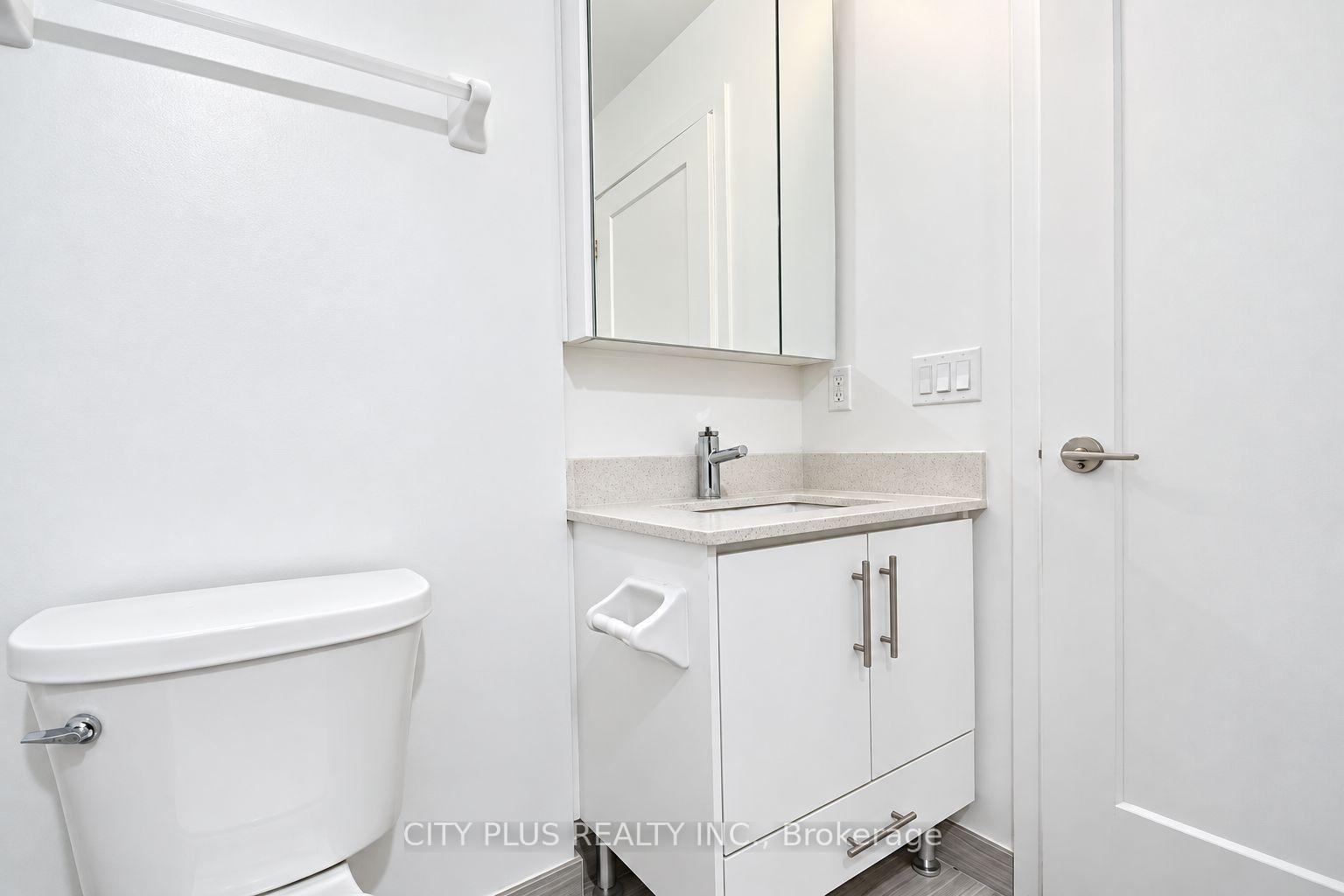 Photo 5 of Unit 809, 105 Oneida Crescent, Richmond Hill, Langstaff — HOMEH
