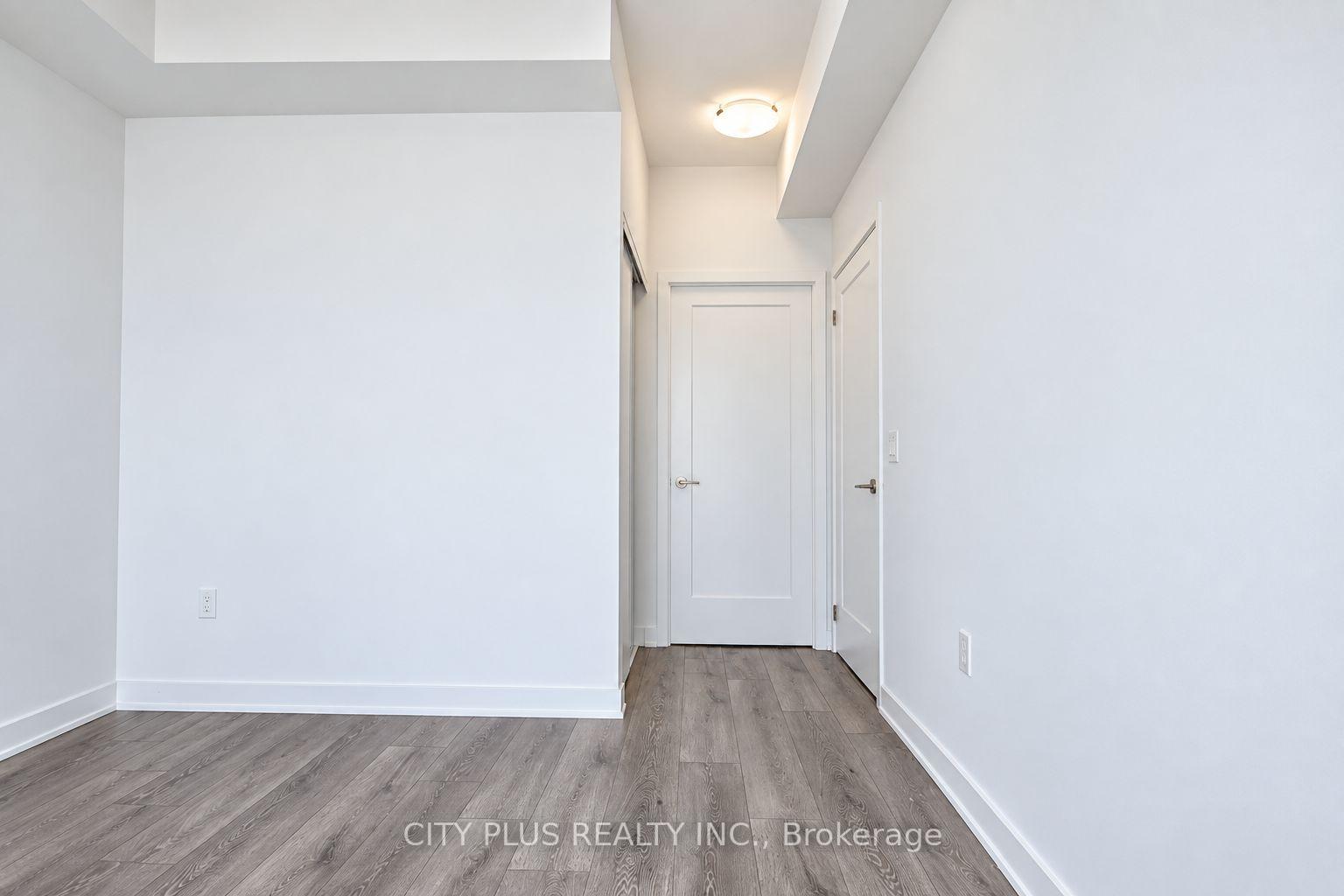 Photo 7 of Unit 809, 105 Oneida Crescent, Richmond Hill, Langstaff — HOMEH