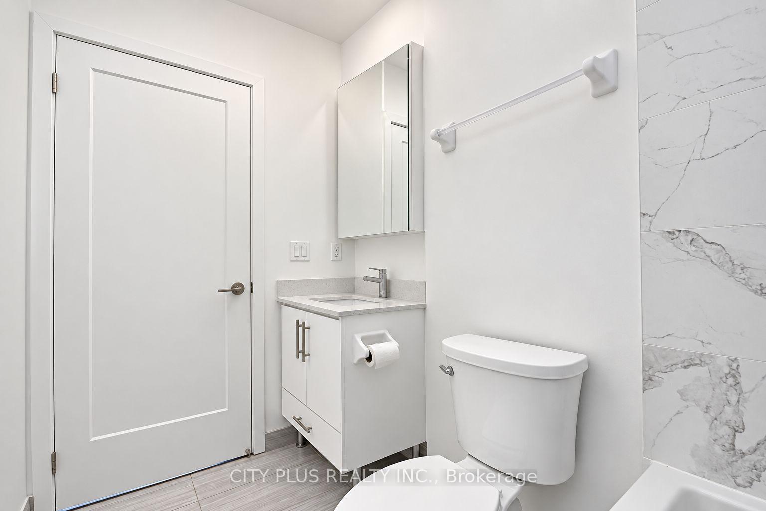 Photo 10 of Unit 809, 105 Oneida Crescent, Richmond Hill, Langstaff — HOMEH