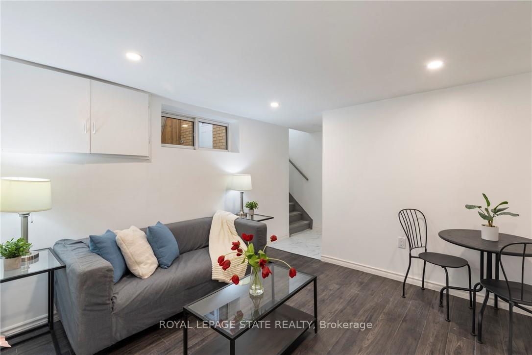Photo 1 of Unit 2, 7 Purdy Crescent, Hamilton, Greeningdon — HOMEH