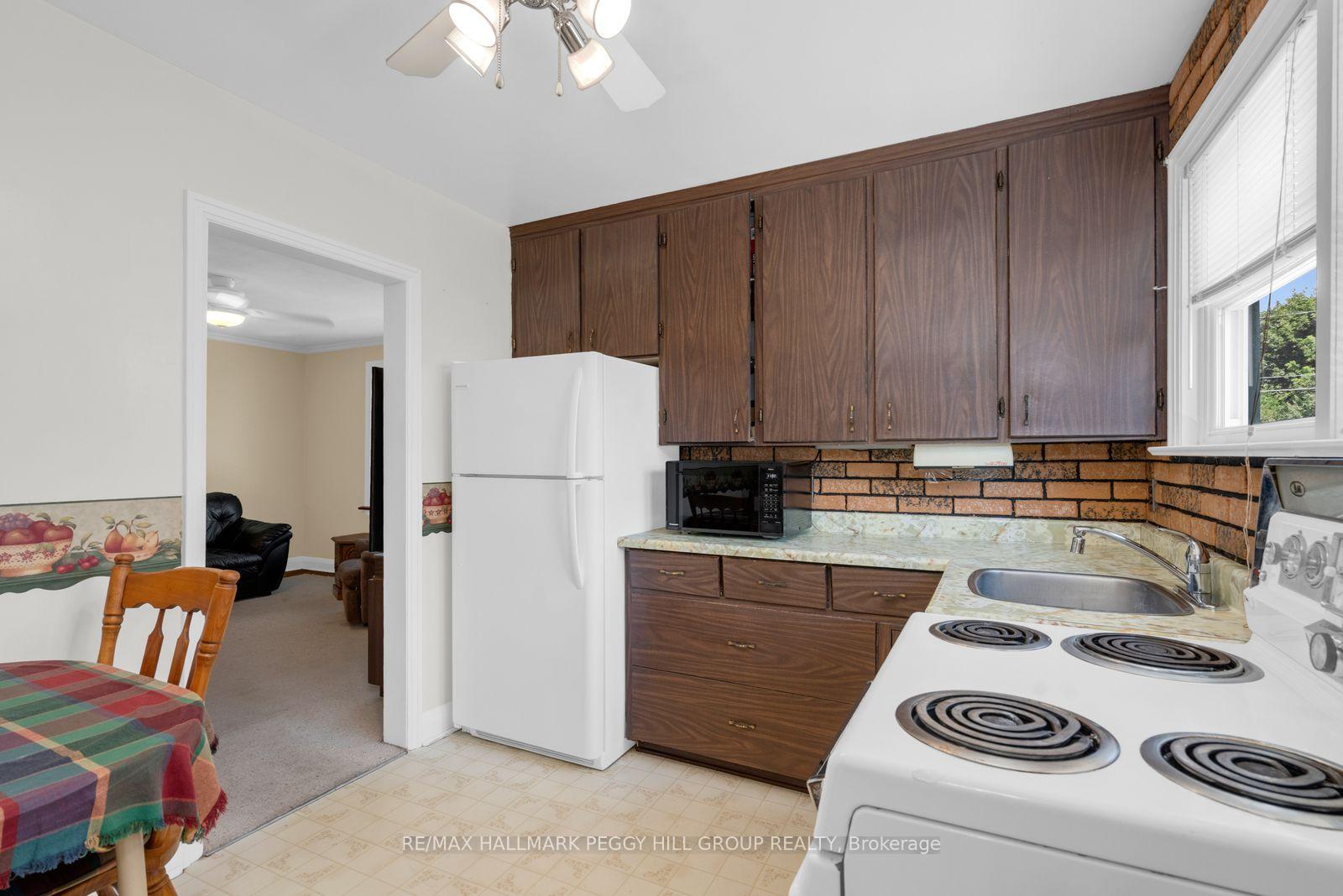 Photo 6 of 171 Codrington Street, Barrie, Codrington — HOMEH