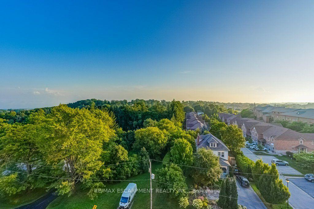 Photo 3 of Unit 711, 30 Hamilton Street S, Hamilton, Waterdown — HOMEH