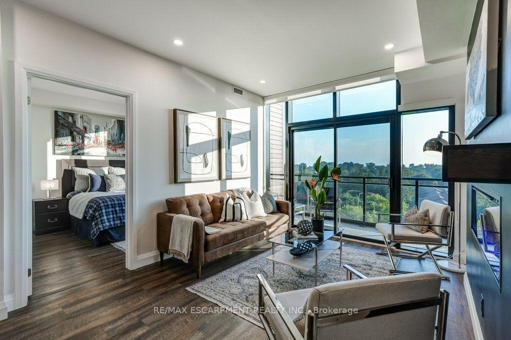 Photo 8 of Unit 711, 30 Hamilton Street S, Hamilton, Waterdown — HOMEH