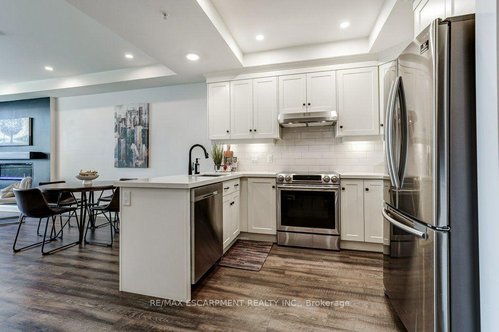 Photo 16 of Unit 711, 30 Hamilton Street S, Hamilton, Waterdown — HOMEH