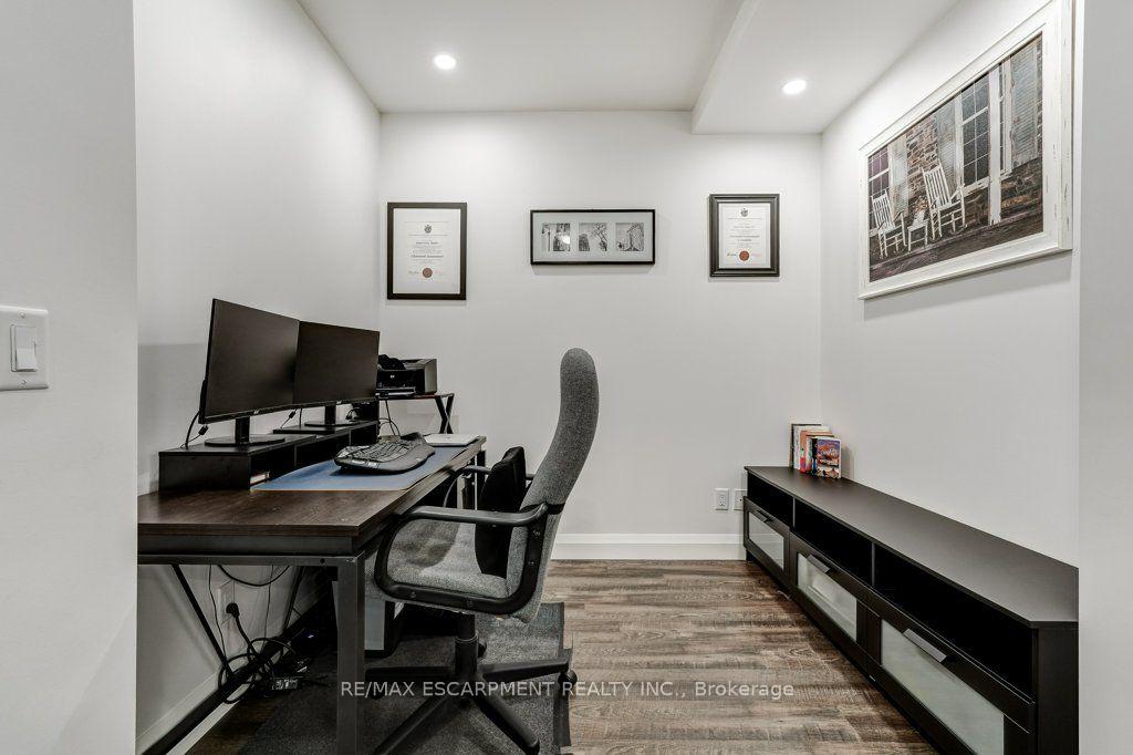 Photo 17 of Unit 711, 30 Hamilton Street S, Hamilton, Waterdown — HOMEH