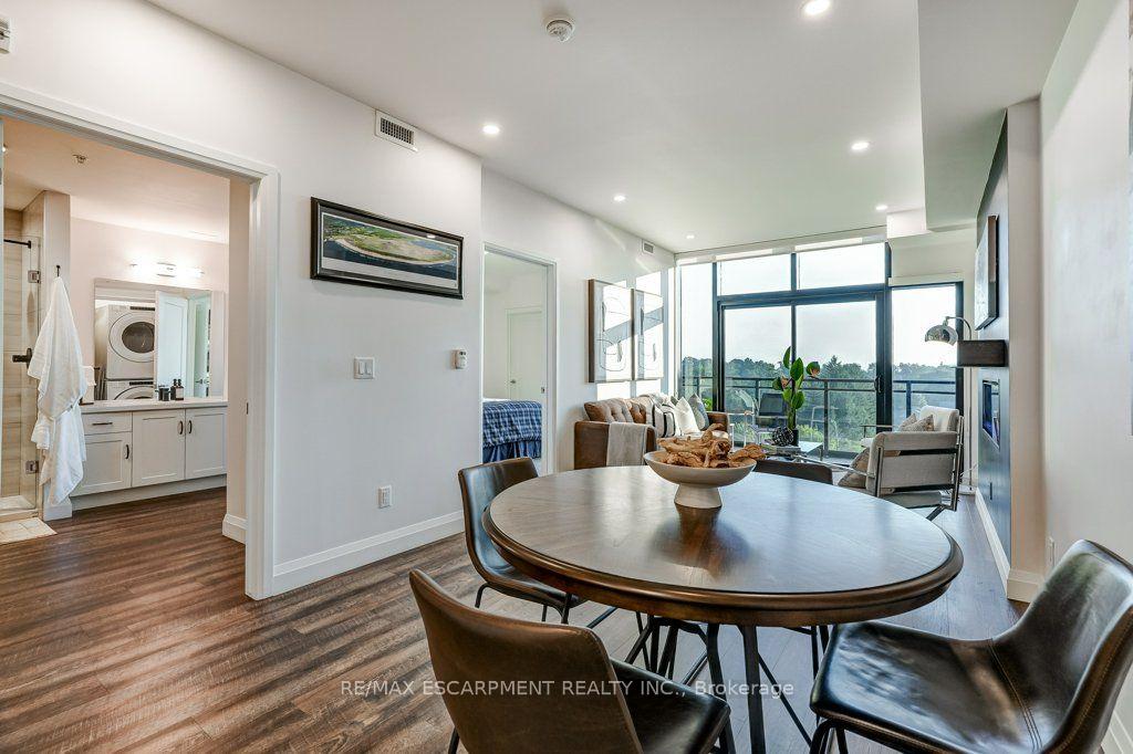 Photo 19 of Unit 711, 30 Hamilton Street S, Hamilton, Waterdown — HOMEH