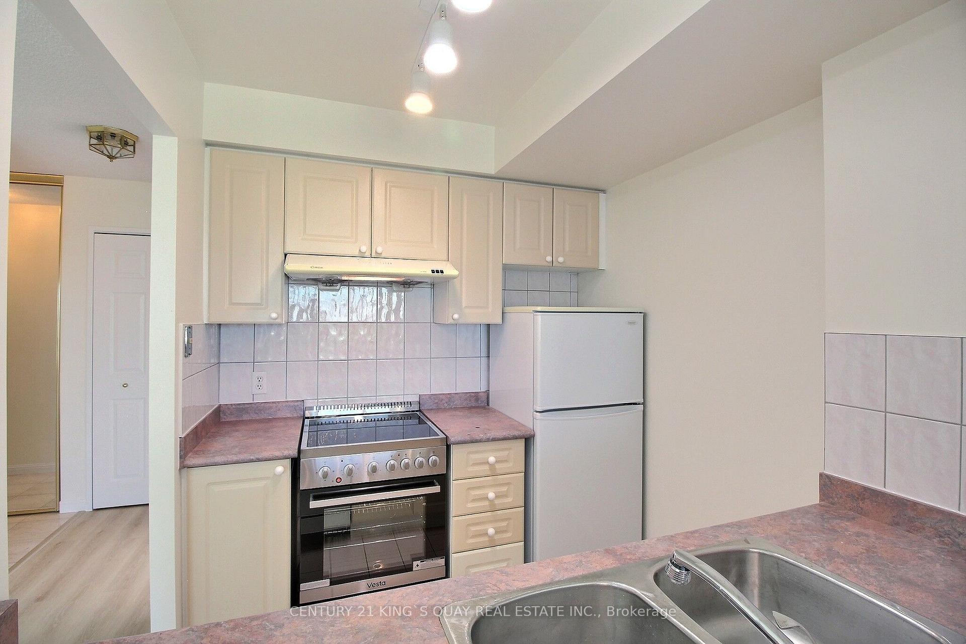 Photo 5 of Unit 1701, 8 Lee Centre Drive, Scarborough, Woburn — HOMEH