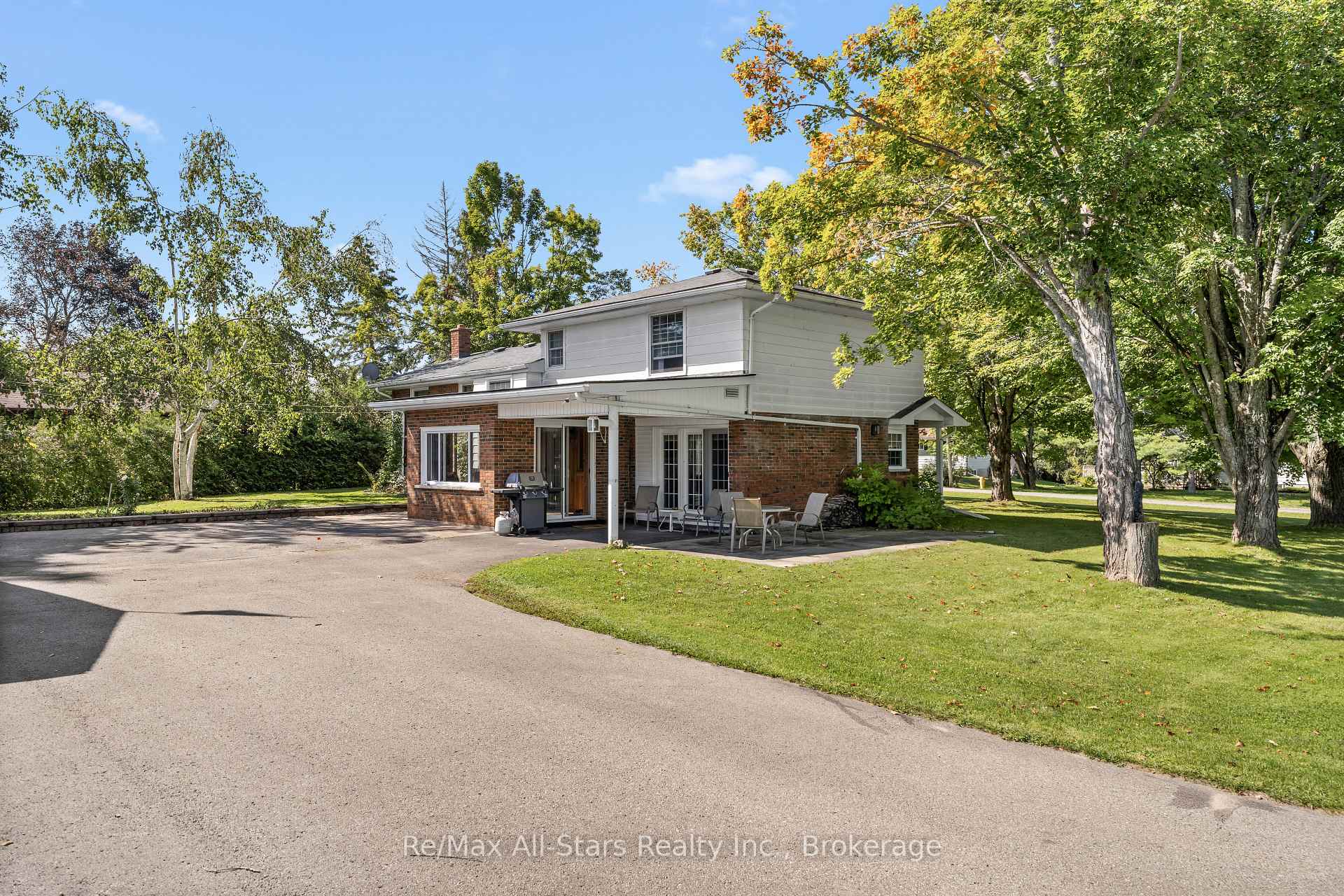 Photo 1 of 137 Reid Street, Kawartha Lakes, Bobcaygeon — HOMEH