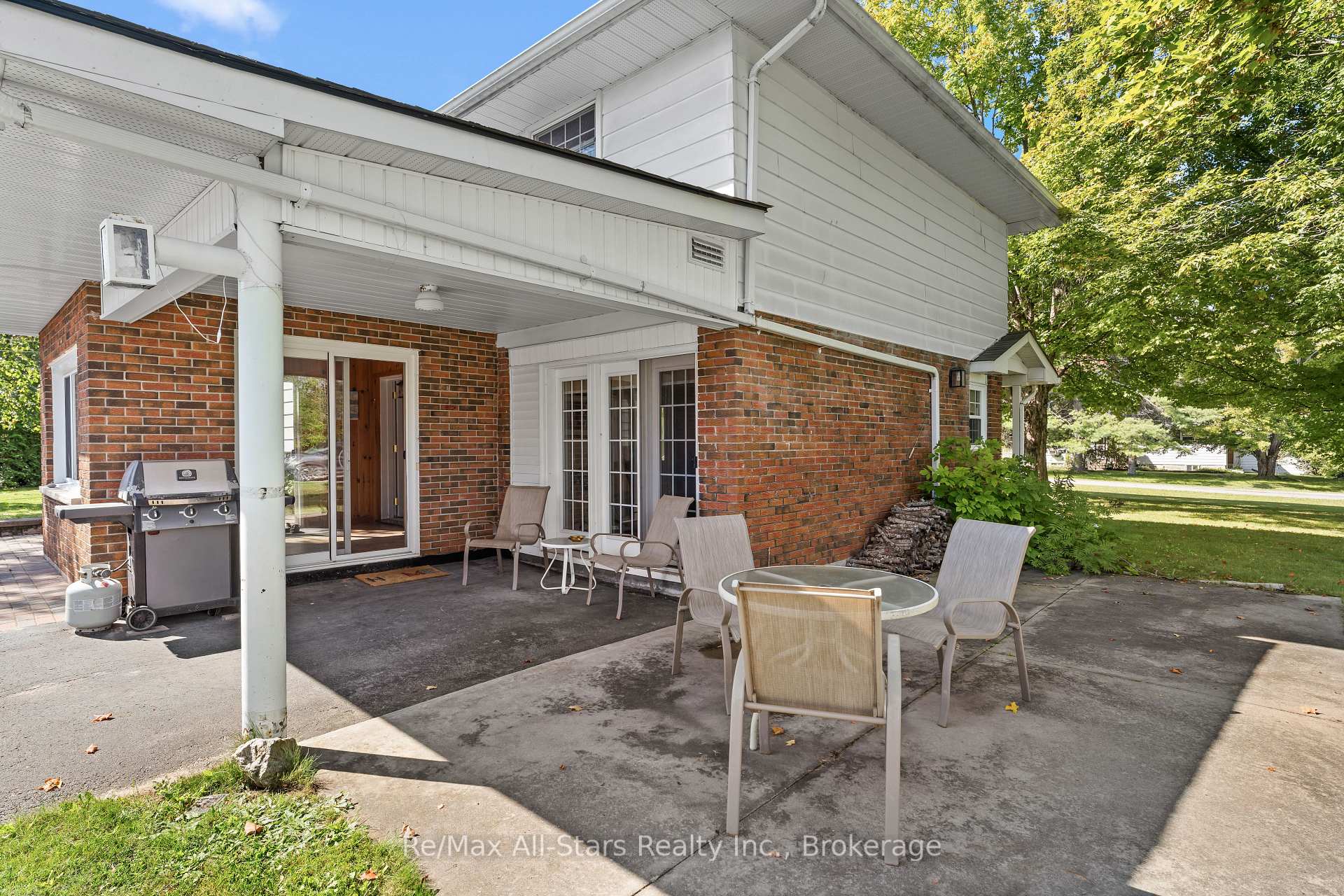 Photo 4 of 137 Reid Street, Kawartha Lakes, Bobcaygeon — HOMEH
