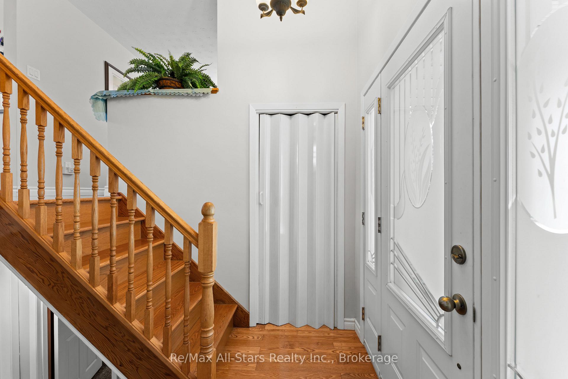 Photo 9 of 137 Reid Street, Kawartha Lakes, Bobcaygeon — HOMEH