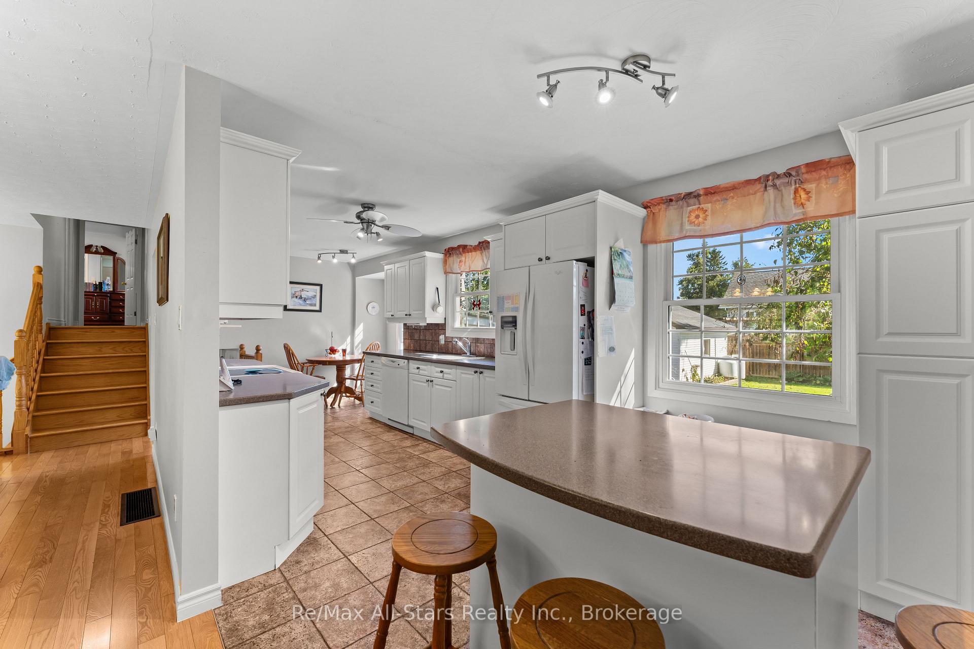 Photo 15 of 137 Reid Street, Kawartha Lakes, Bobcaygeon — HOMEH