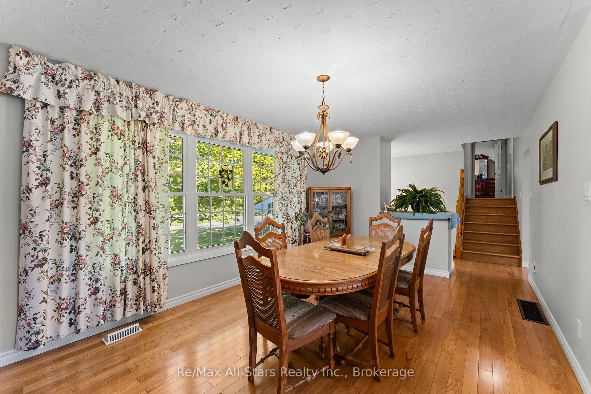 Photo 17 of 137 Reid Street, Kawartha Lakes, Bobcaygeon — HOMEH