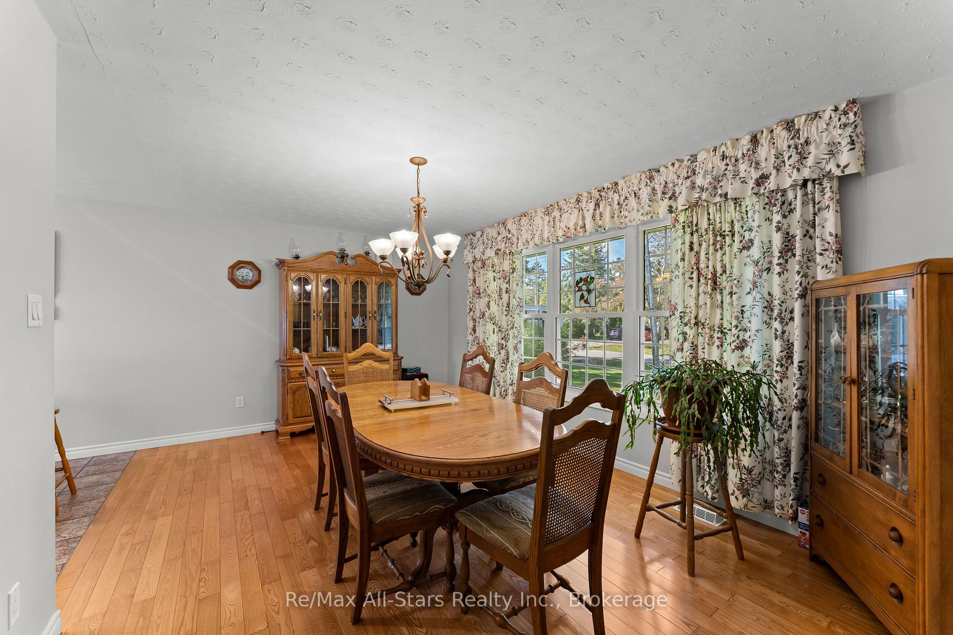 Photo 18 of 137 Reid Street, Kawartha Lakes, Bobcaygeon — HOMEH
