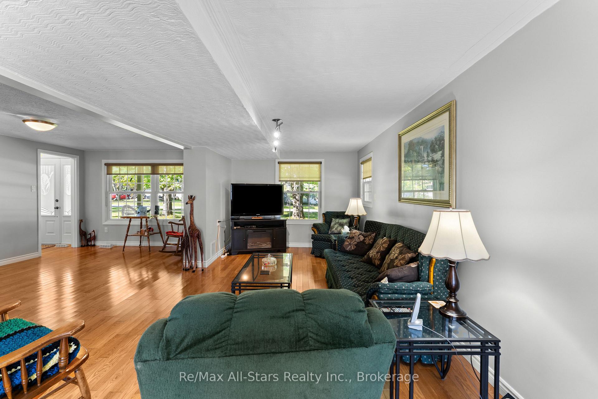 Photo 27 of 137 Reid Street, Kawartha Lakes, Bobcaygeon — HOMEH