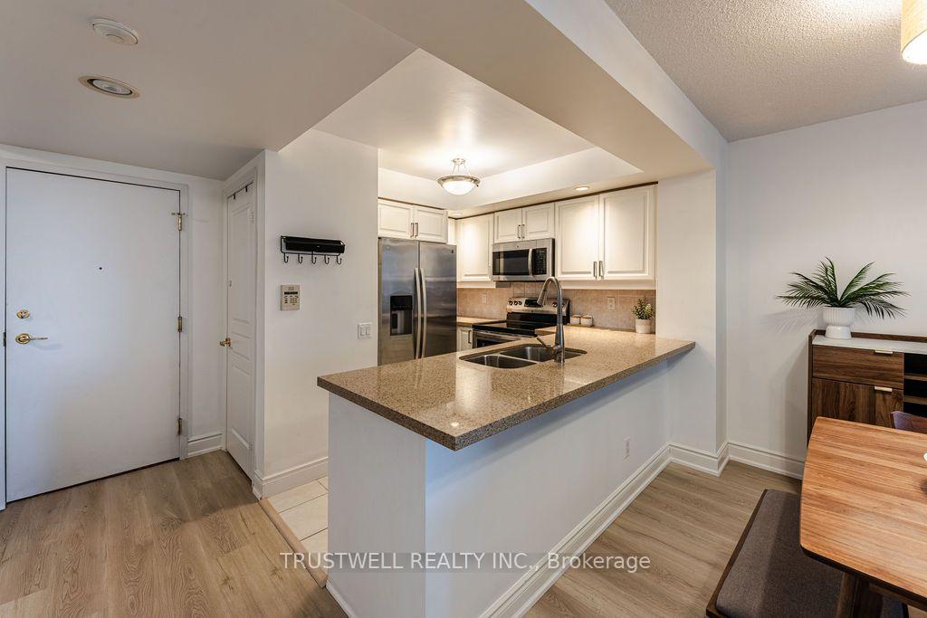 Photo 5 of Unit 708, 5 Northtown Way, North York, Willowdale East — HOMEH