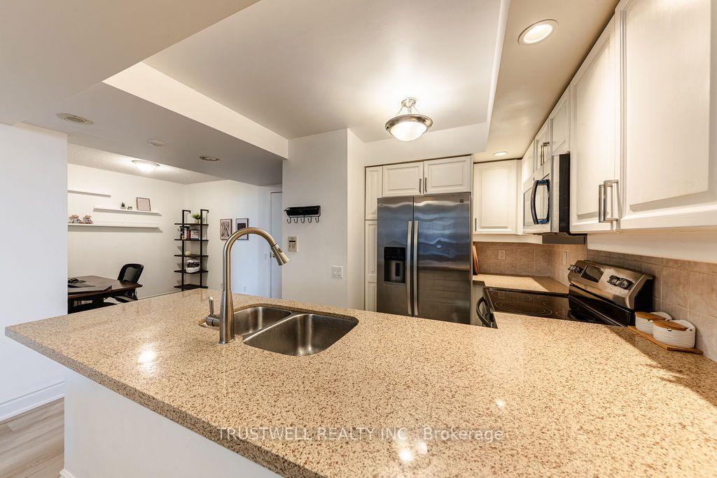 Photo 7 of Unit 708, 5 Northtown Way, North York, Willowdale East — HOMEH