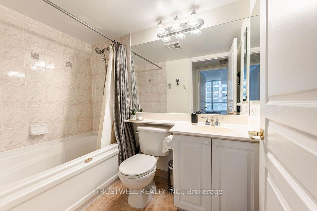 Photo 18 of Unit 708, 5 Northtown Way, North York, Willowdale East — HOMEH