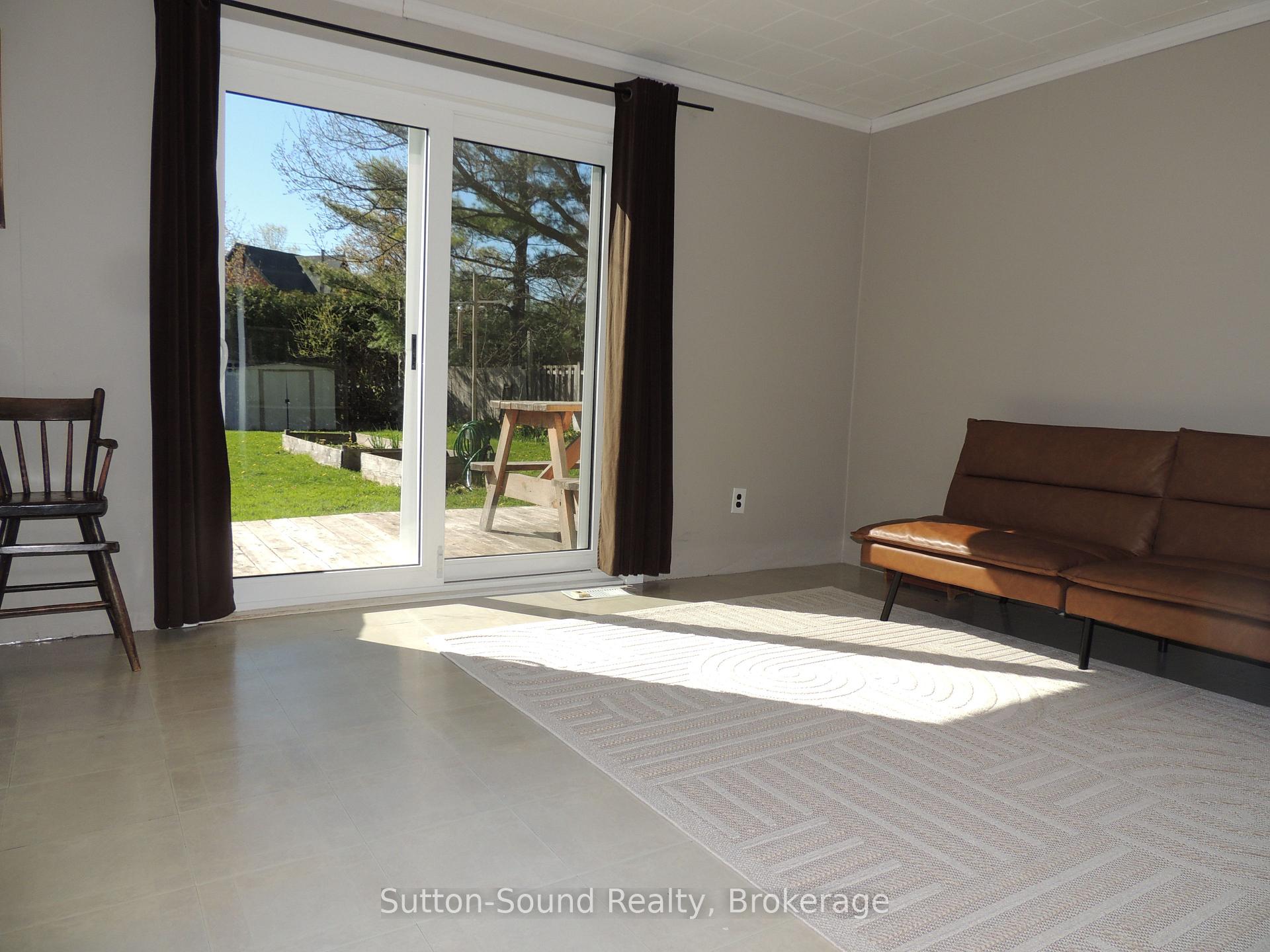 Photo 11 of 34 Main Street, Arran-Elderslie — HOMEH