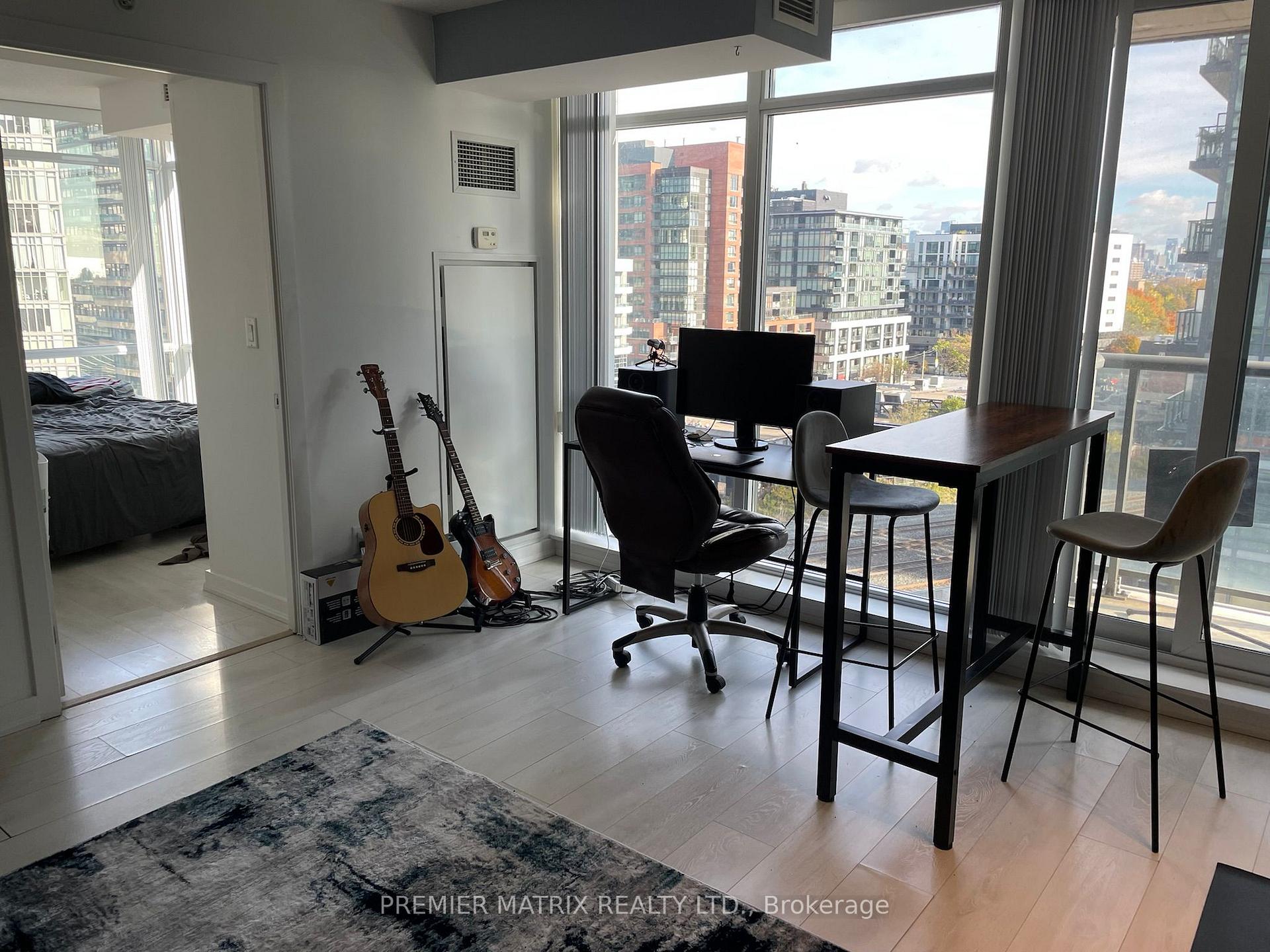 Photo 3 of Unit 803, 20 Joe Shuster Way, Toronto, Niagara — HOMEH