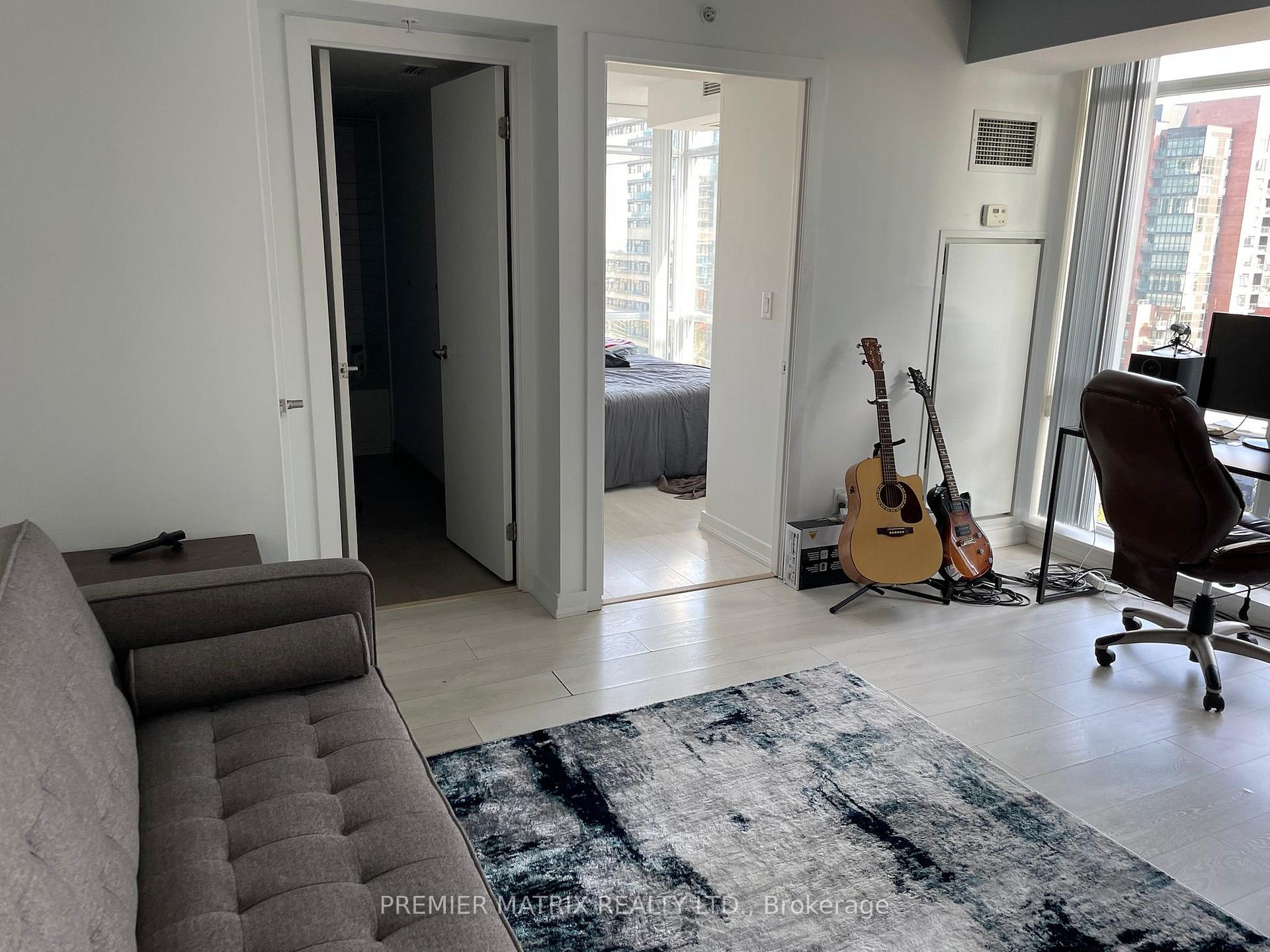 Photo 4 of Unit 803, 20 Joe Shuster Way, Toronto, Niagara — HOMEH