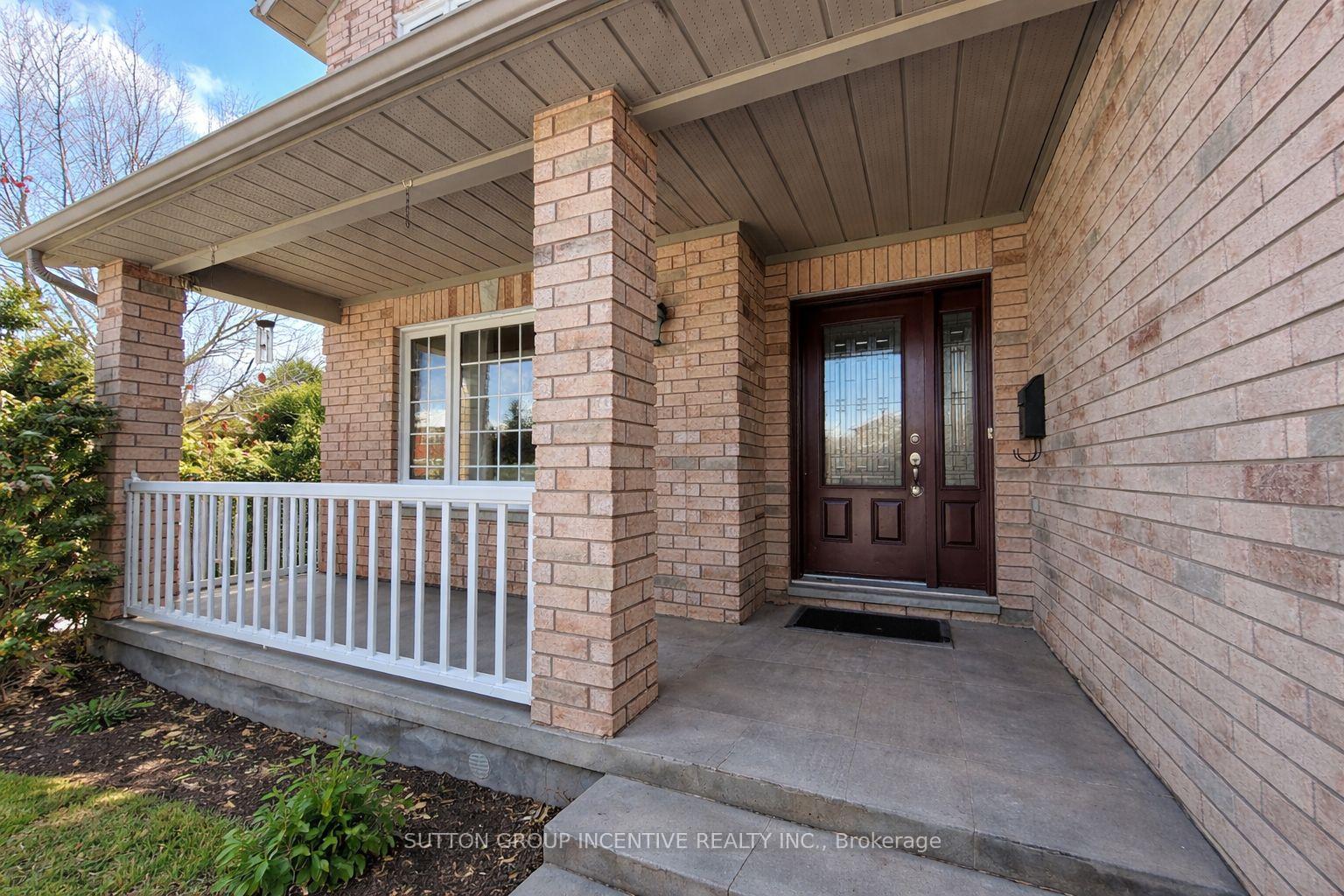 Photo 3 of 1 Buman Court, Barrie, South Shore — HOMEH