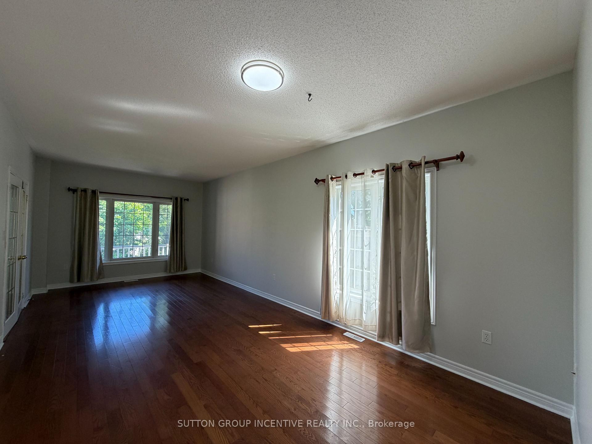 Photo 7 of 1 Buman Court, Barrie, South Shore — HOMEH