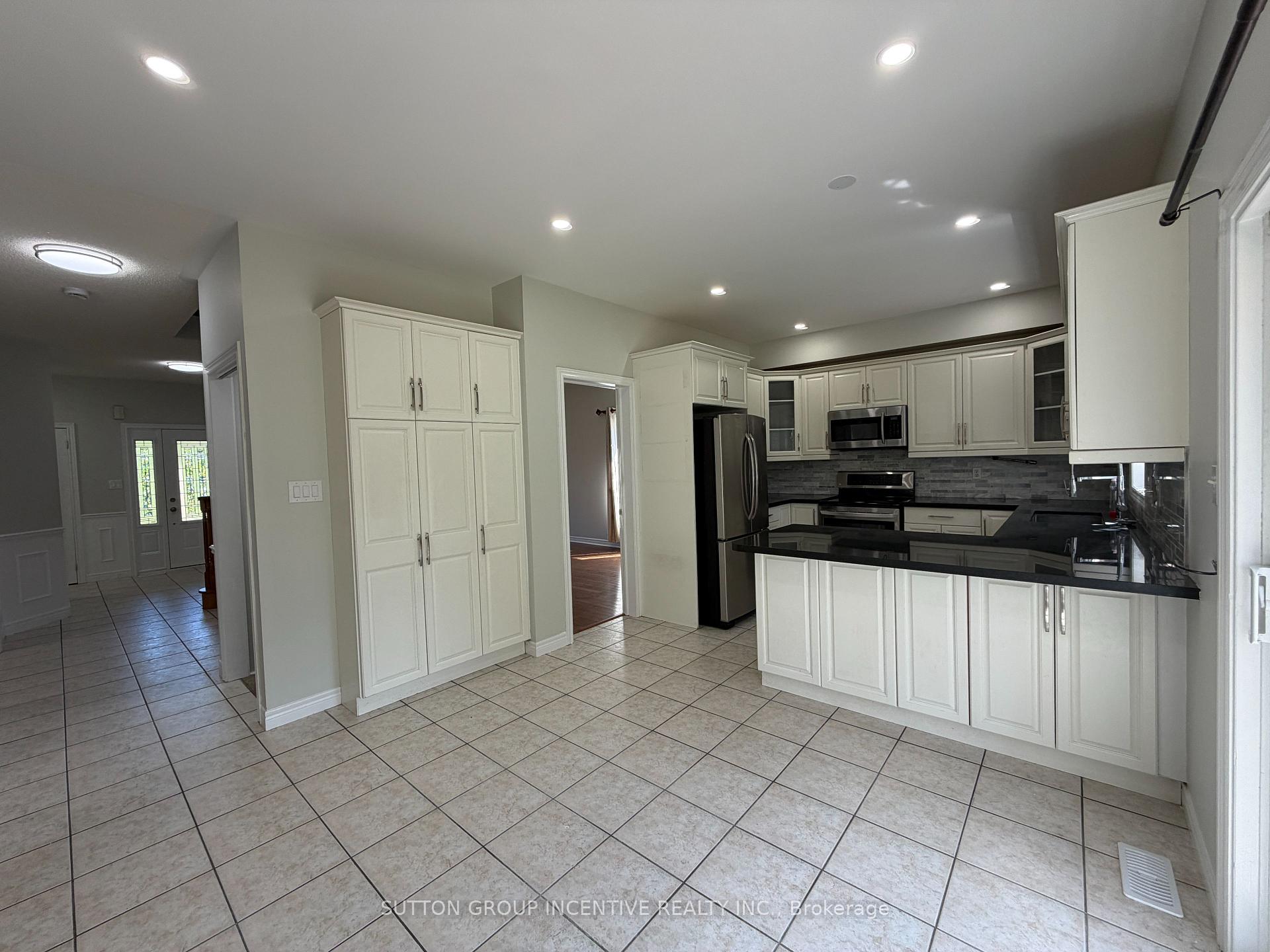 Photo 11 of 1 Buman Court, Barrie, South Shore — HOMEH