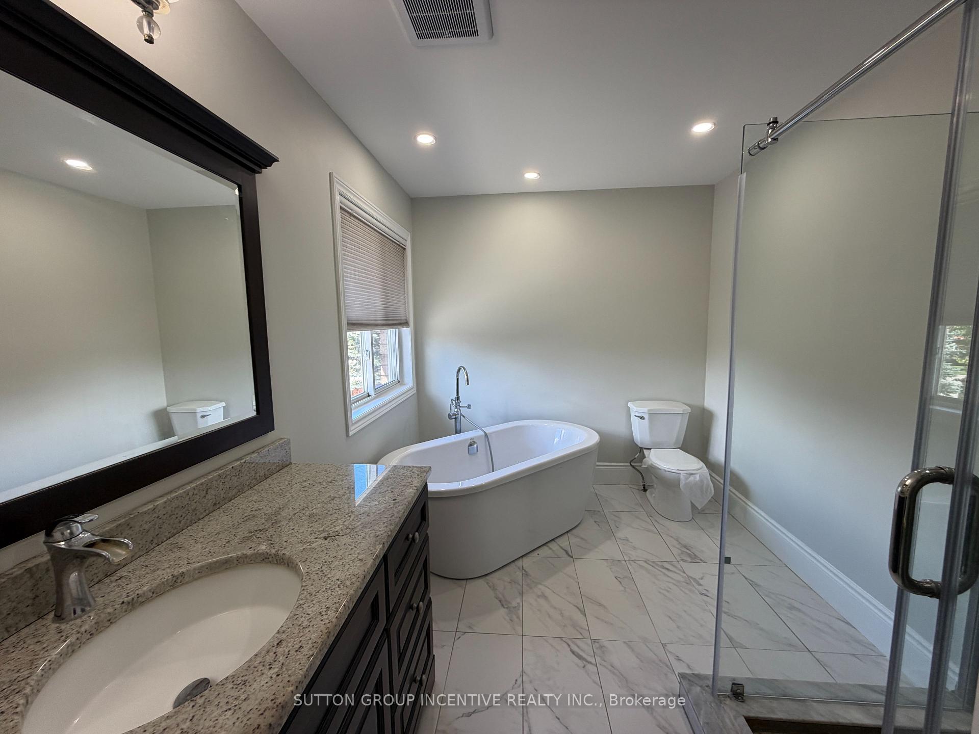Photo 16 of 1 Buman Court, Barrie, South Shore — HOMEH