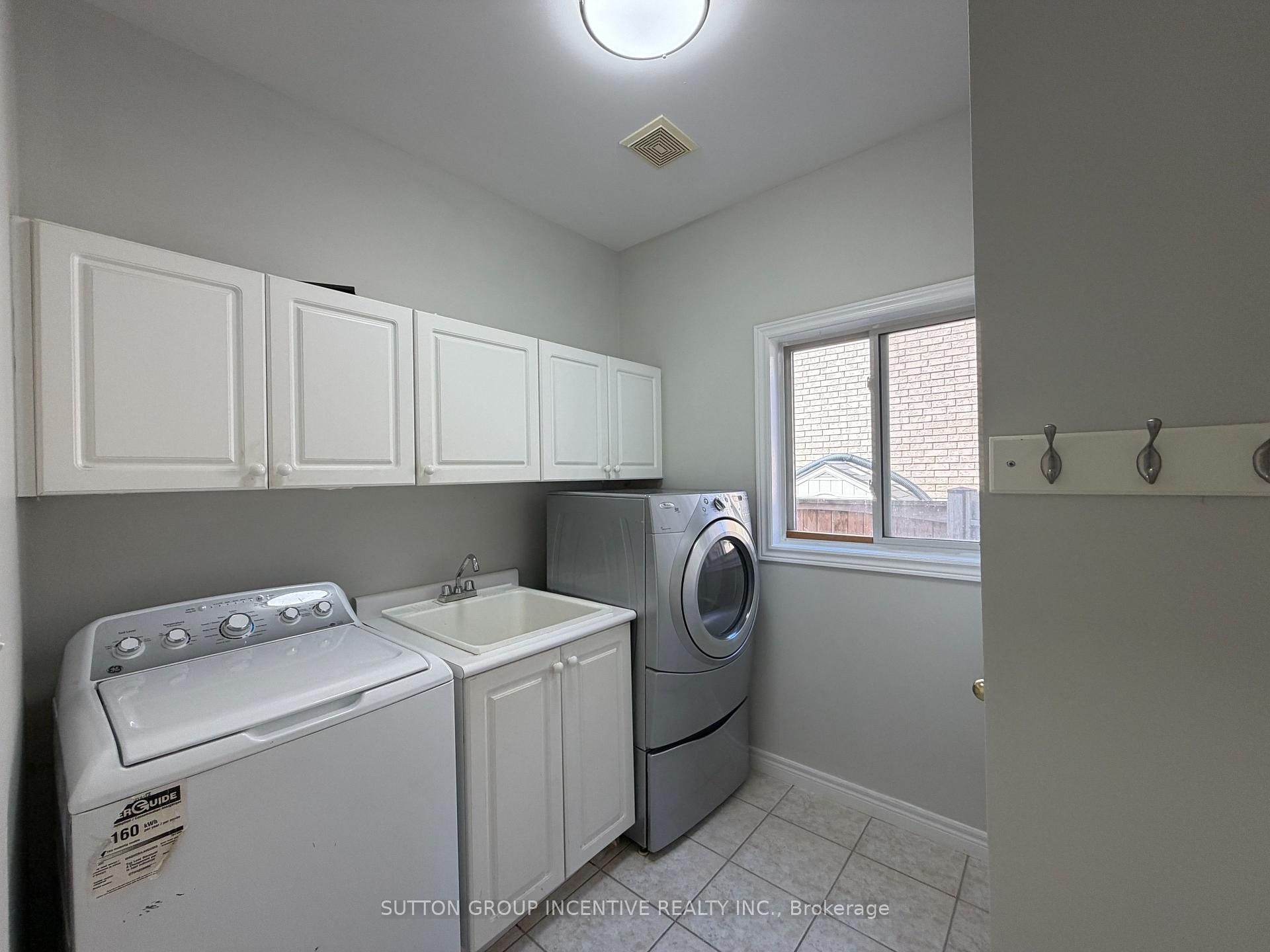 Photo 23 of 1 Buman Court, Barrie, South Shore — HOMEH