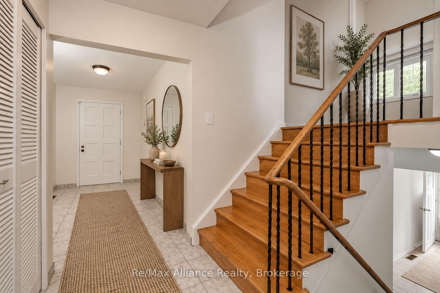 Photo 6 of 2454 Woking Crescent, Mississauga, Sheridan — HOMEH
