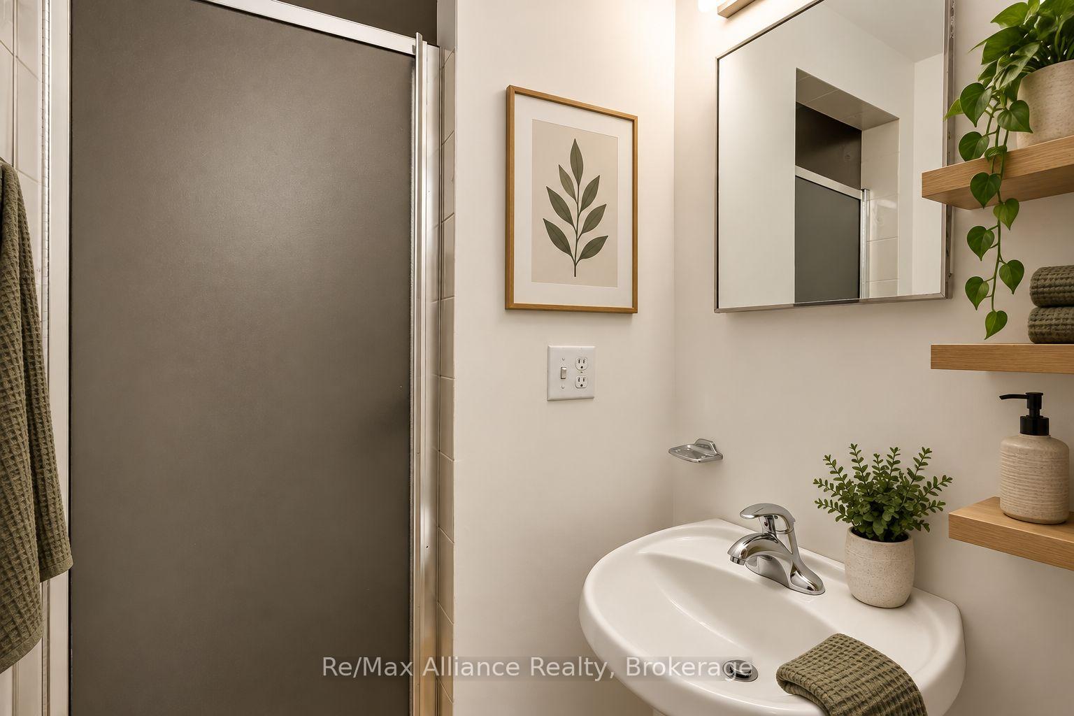 Photo 24 of 2454 Woking Crescent, Mississauga, Sheridan — HOMEH