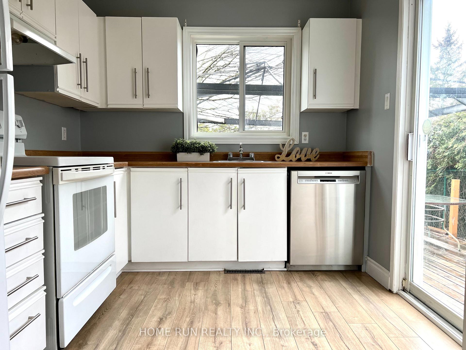 Photo 3 of 159 Pheasant Run Drive, Ottawa, Barrhaven - Pheasant Run — HOMEH