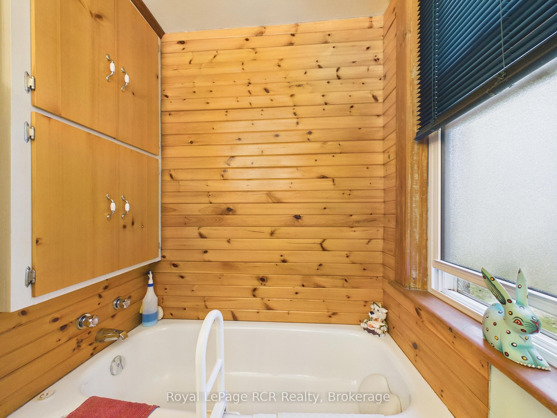 Photo 9 of 565 Havelock Street, Huron-Kinloss, Lucknow — HOMEH