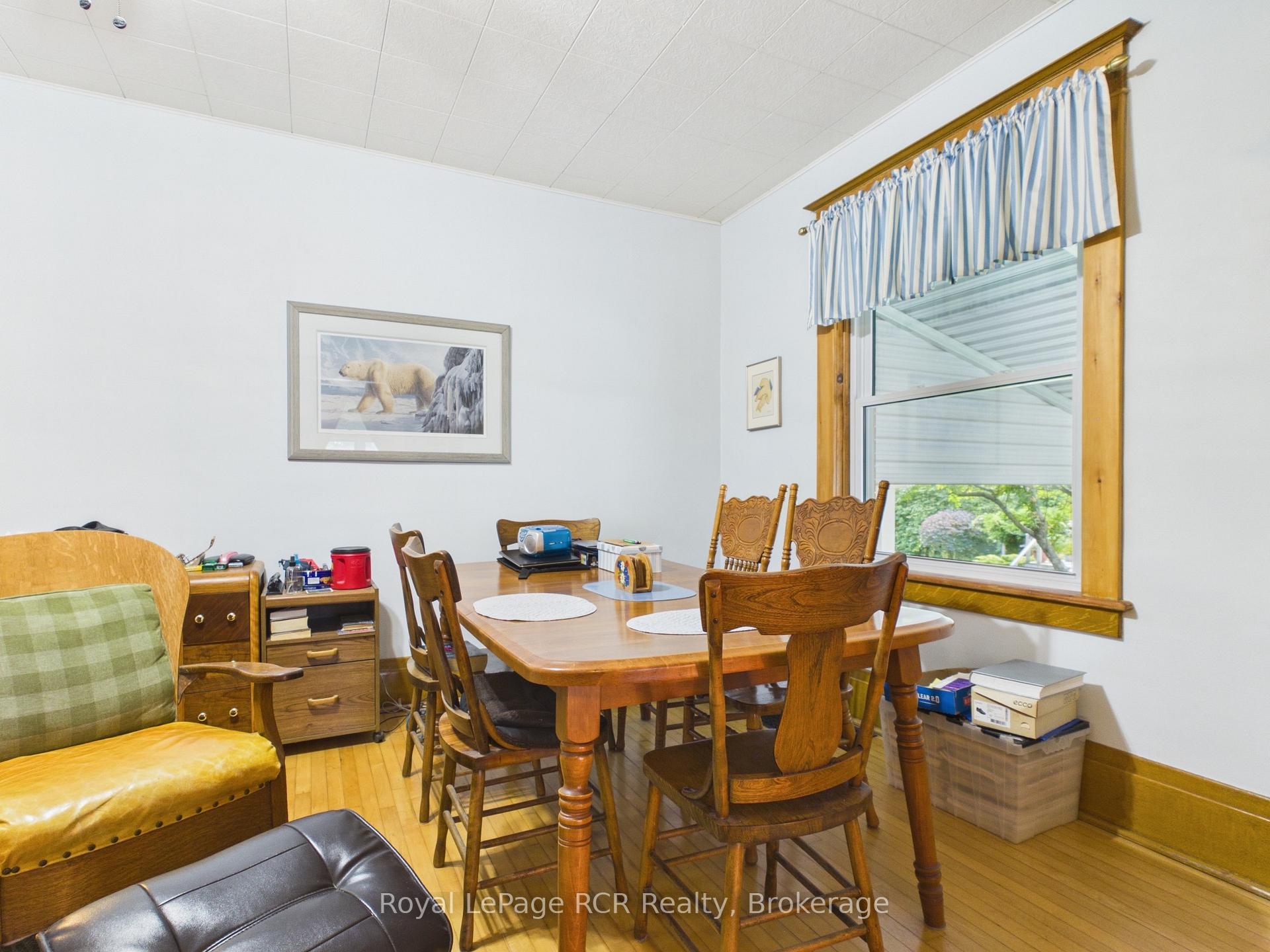 Photo 13 of 565 Havelock Street, Huron-Kinloss, Lucknow — HOMEH