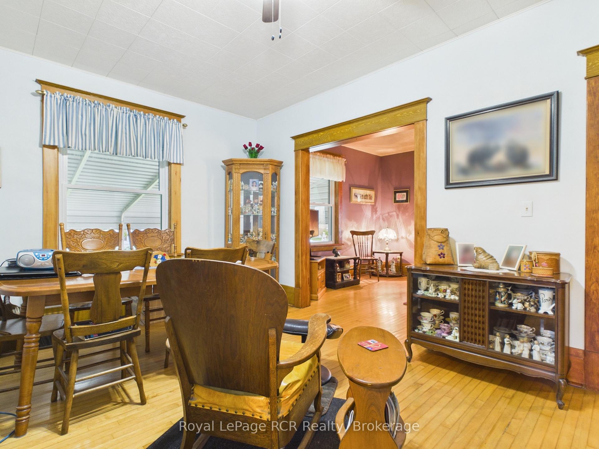 Photo 14 of 565 Havelock Street, Huron-Kinloss, Lucknow — HOMEH