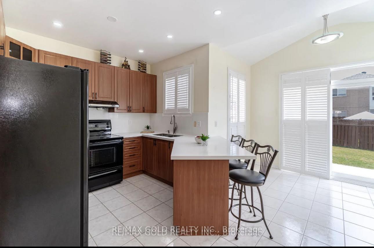 Photo 8 of 16 Mario Street, Brampton, Bram East — HOMEH