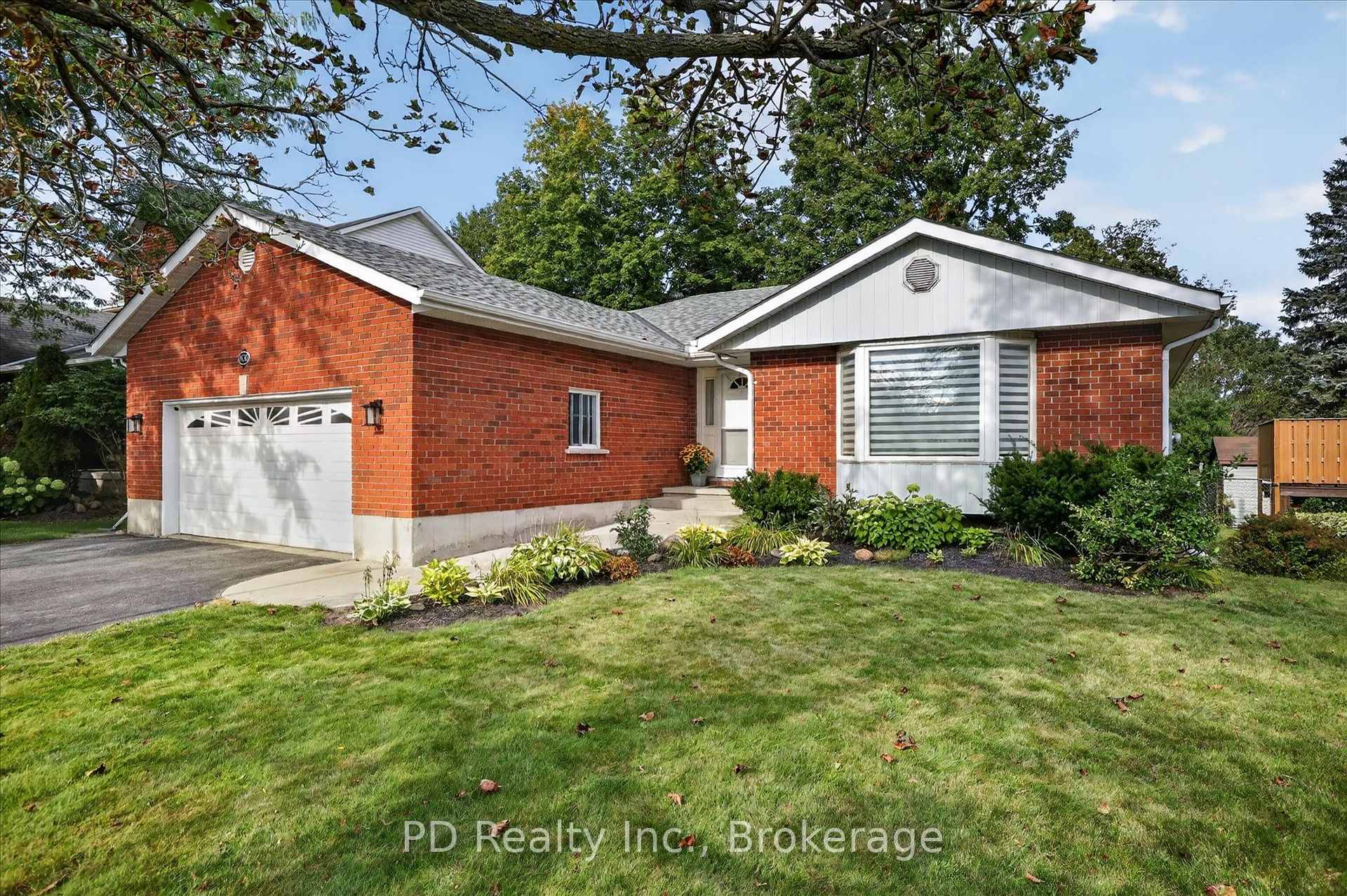 Photo 3 of 1436 Wildlark Drive, Peterborough, Monaghan Ward 2 — HOMEH