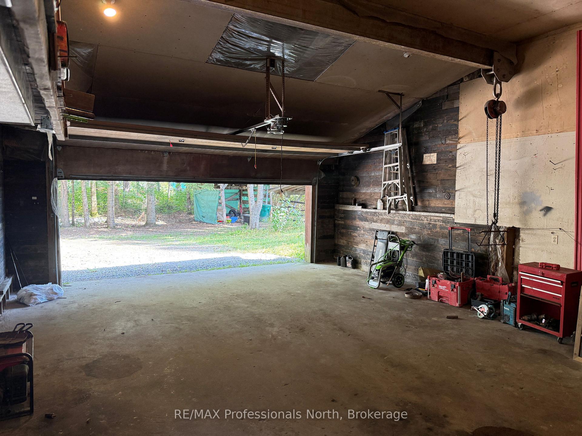 Photo 16 of 83 Ceramic Mine Road North, Huntsville, Chaffey — HOMEH