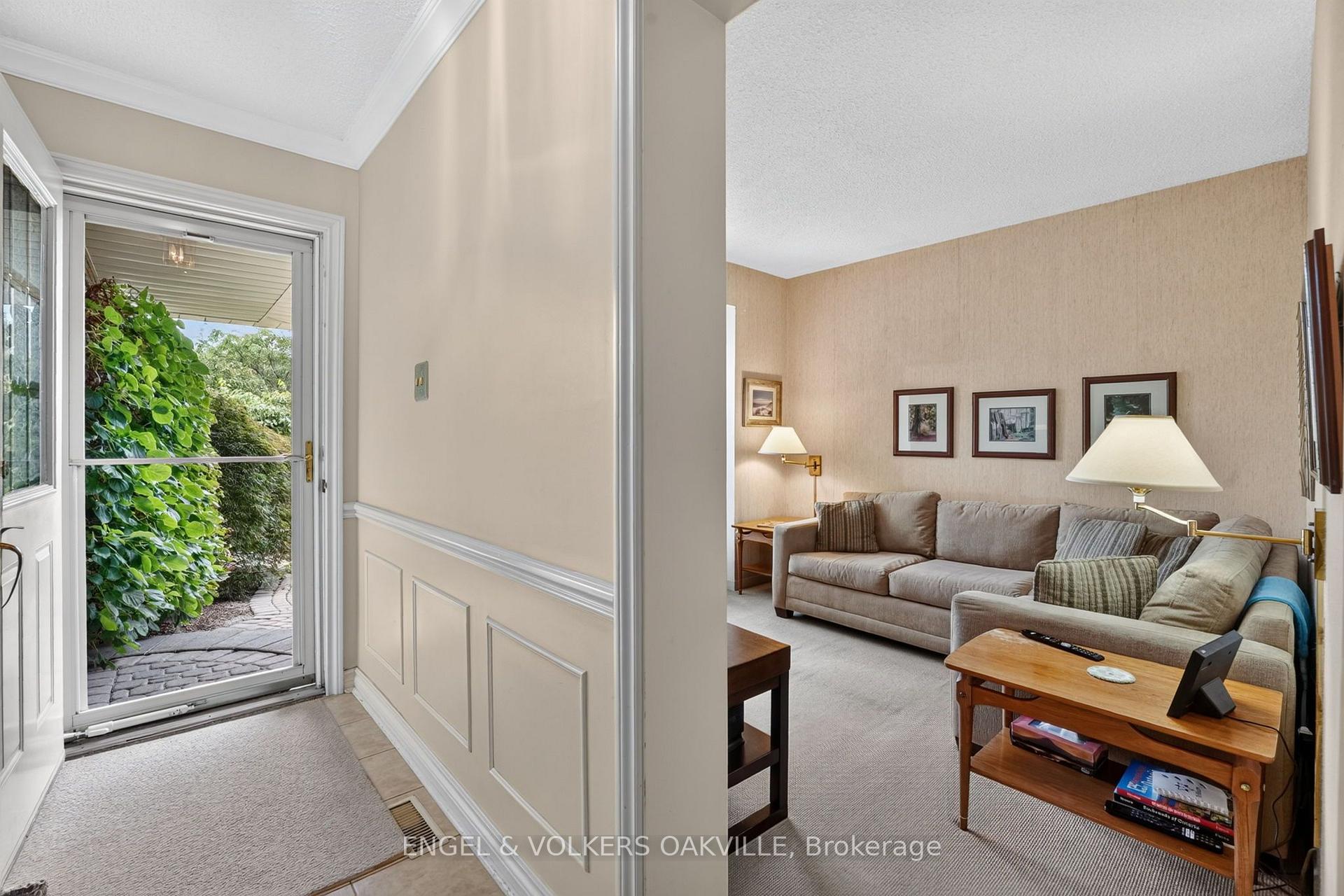Photo 6 of 4300 Pheasant Run, Mississauga, Erin Mills — HOMEH
