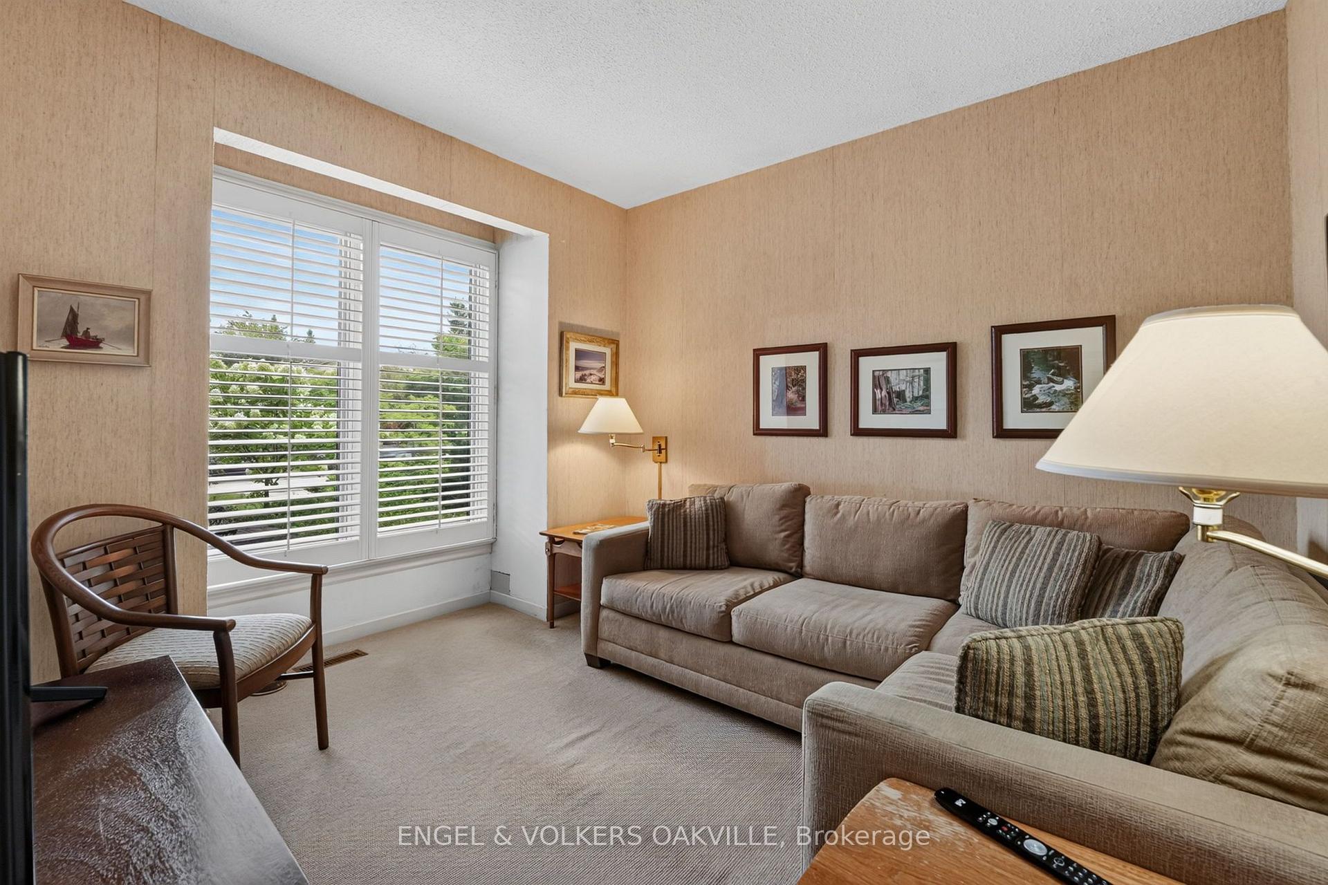 Photo 7 of 4300 Pheasant Run, Mississauga, Erin Mills — HOMEH
