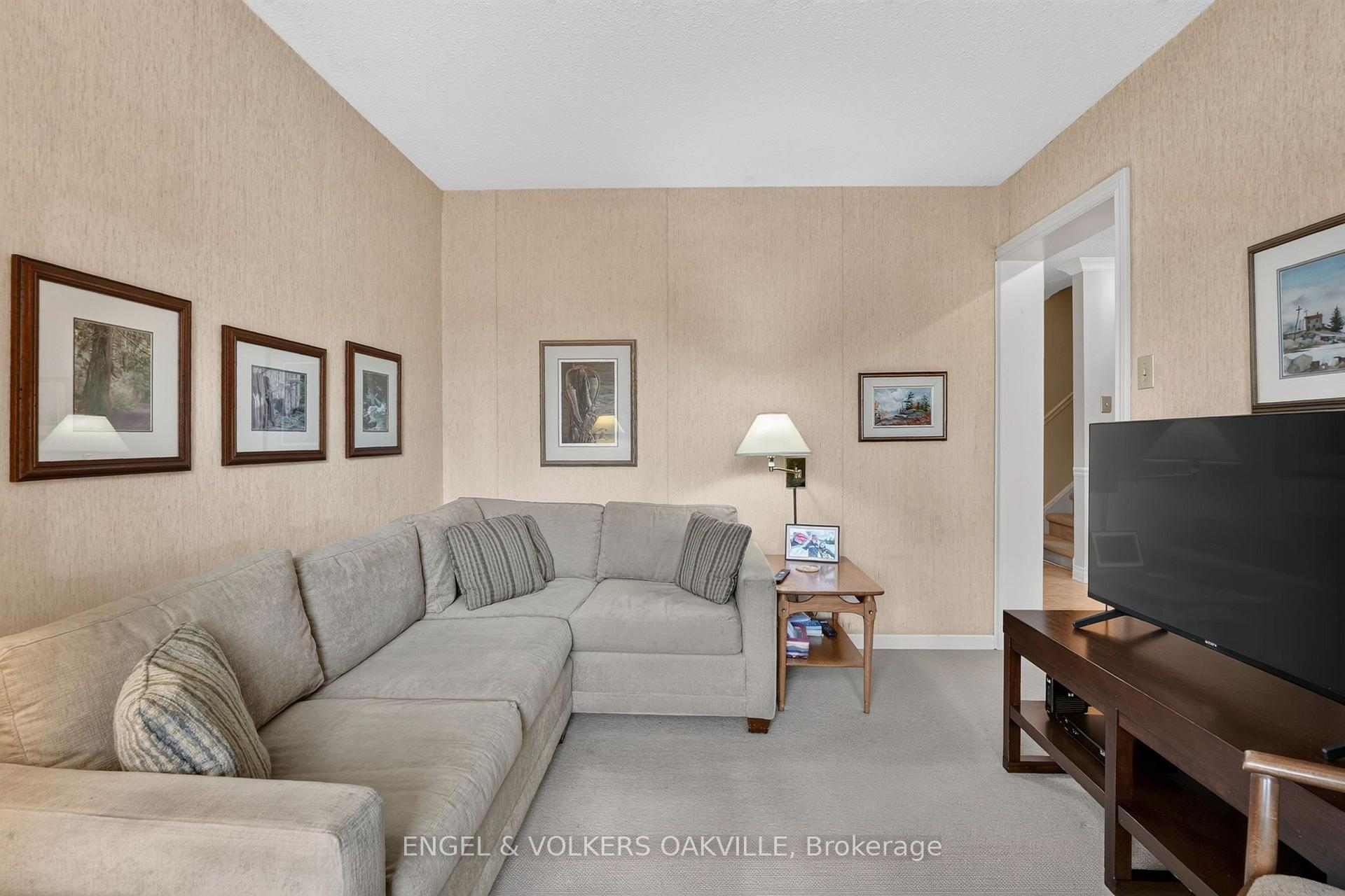 Photo 8 of 4300 Pheasant Run, Mississauga, Erin Mills — HOMEH
