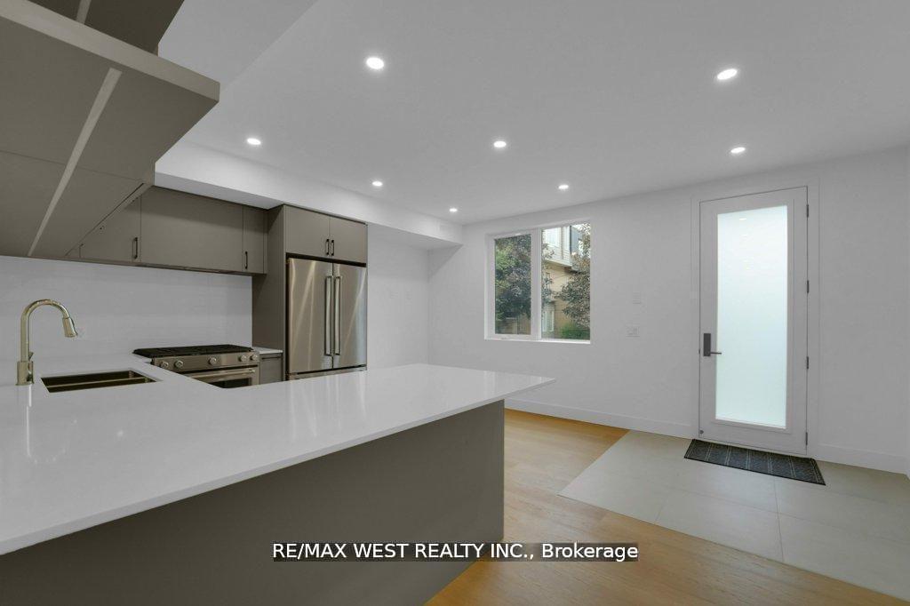 Photo 25 of 661 Winona Drive, Toronto, Oakwood Village — HOMEH