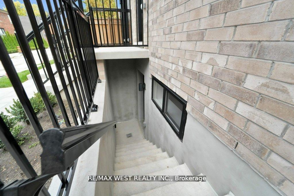 Photo 36 of 661 Winona Drive, Toronto, Oakwood Village — HOMEH