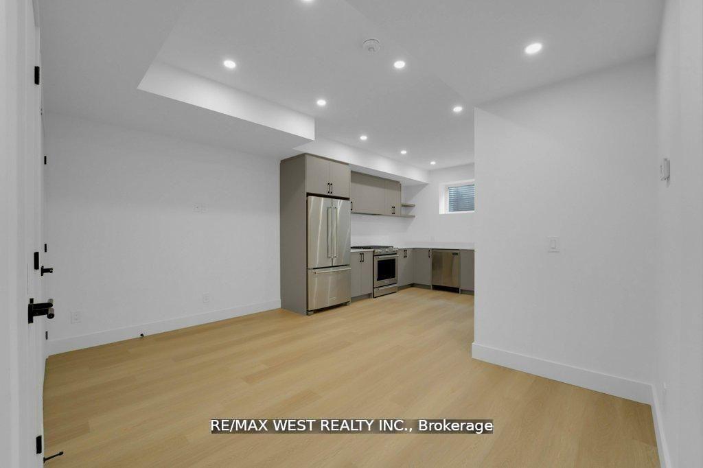 Photo 38 of 661 Winona Drive, Toronto, Oakwood Village — HOMEH